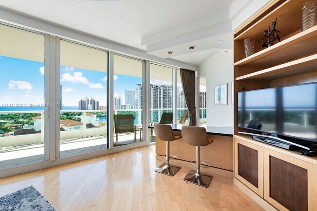 Building Photo - 3 br, 4.5 bath Condo - 19955 NE 38th Ct Ap...