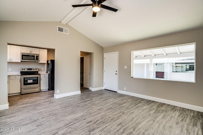 Building Photo - 215 S Doran