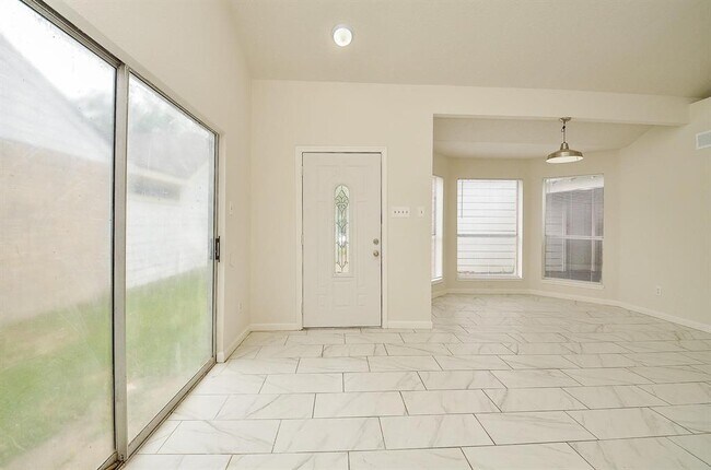 Foto del edificio - 11818 Spring Grove Dr
