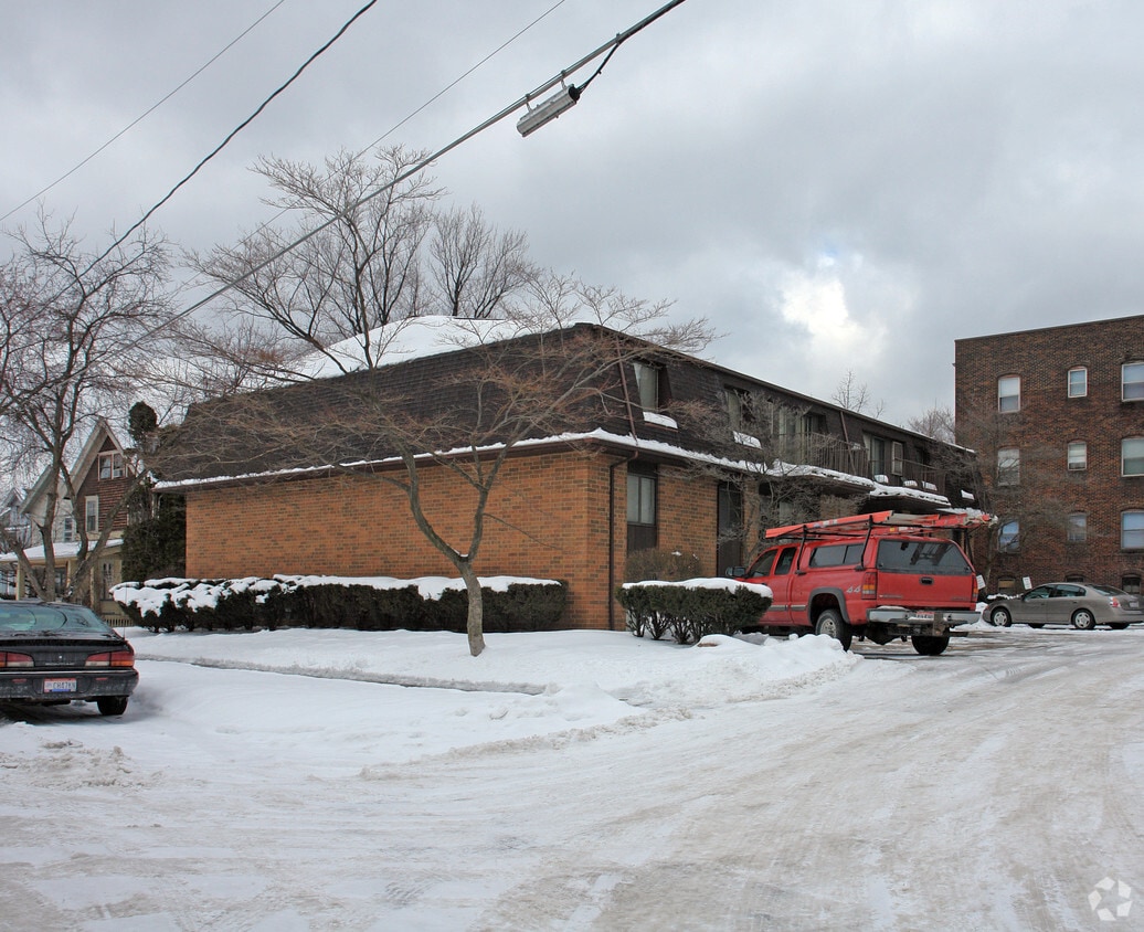 Primary Photo - 112 N Portage Path