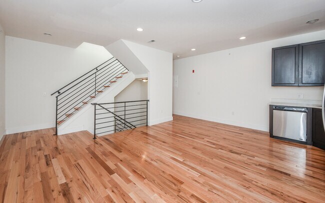 Building Photo - 912 N 19th St