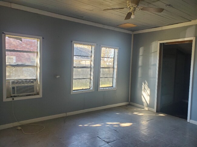 Foto del edificio - 614 W 4th Ave