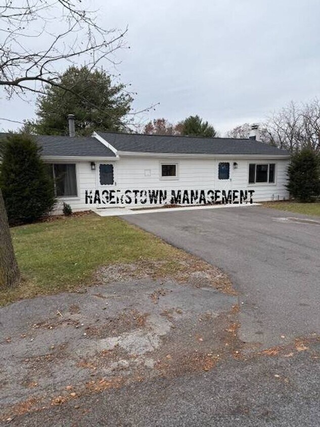 Foto principal - Charming Single Level Home in Smithsburg