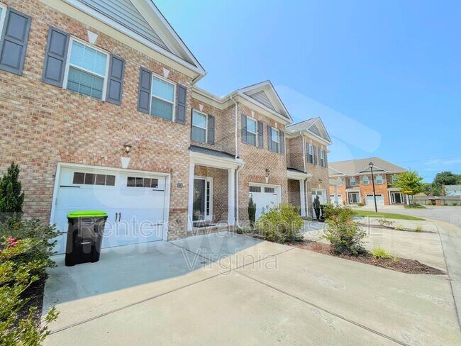 Building Photo - 1128 Winsford Ln