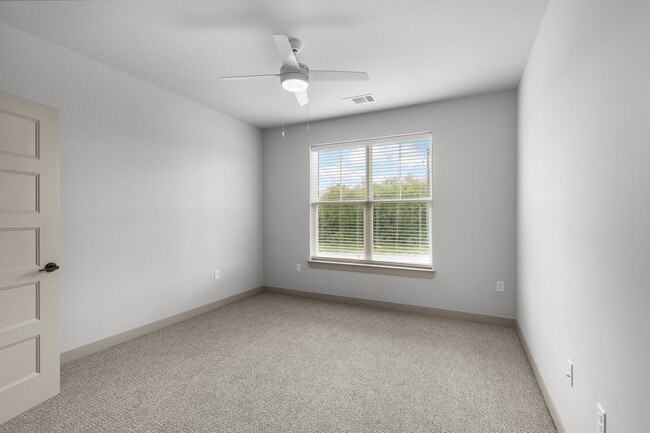 Building Photo - Allure Apartments LLC