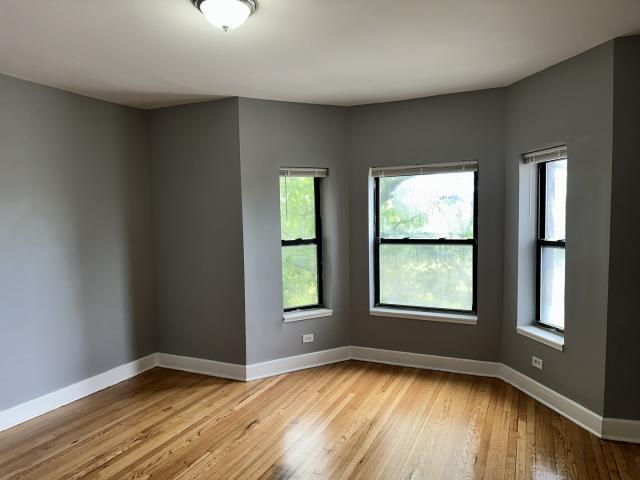 Building Photo - 3 bedroom in Chicago IL 60637