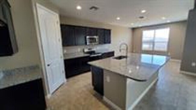 Foto del edificio - Single Family Home 3bedroom 2.5 baths