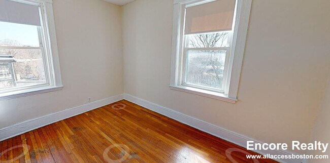 Building Photo - 15 Egremont Rd
