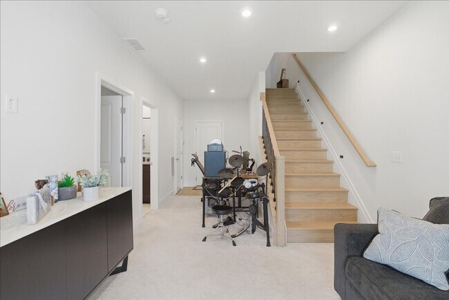 Foto del edificio - Welcome to this stunning, newly built 2025 townhome nestled in the heart of Brambleton