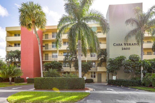 Foto del edificio - 2400 NE 10th St