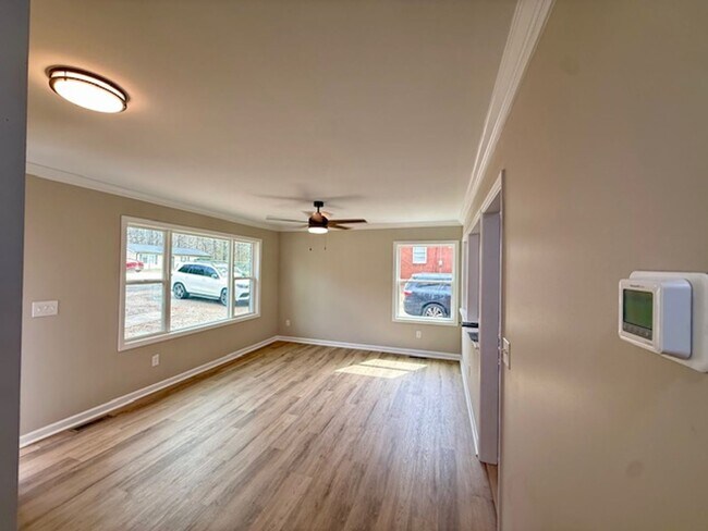 Foto del edificio - Fully remodeled 2 bed home in Monroe!