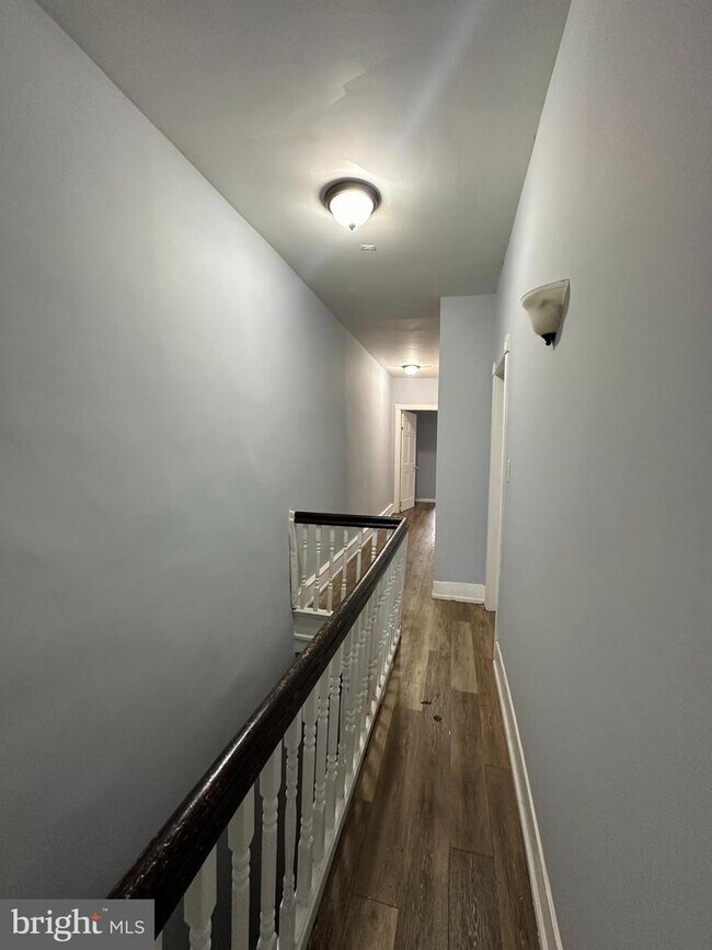 Building Photo - 519 N 58th St
