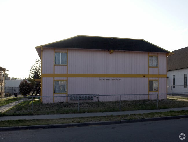 Building Photo - 116 N Yosemite Ave