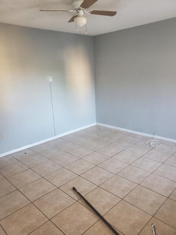 Building Photo - 6117 Woodlawn Ave