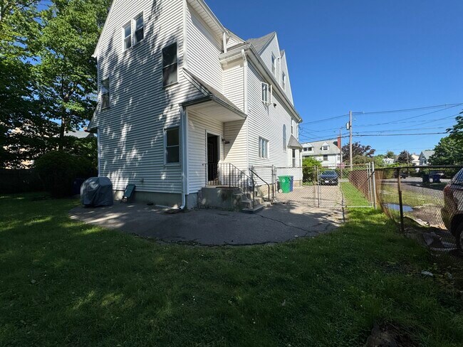 Foto del edificio - 522 Watertown St