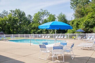 Interior Photo - Novi Ridge