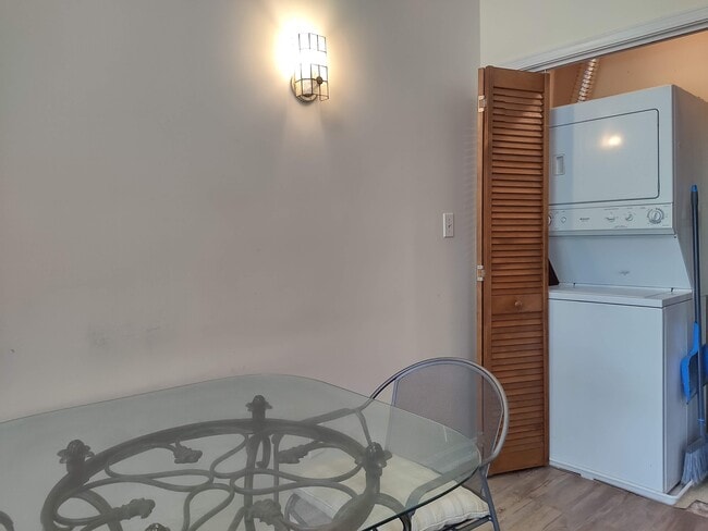 Foto del edificio - 510 Fairwood Lakes Dr