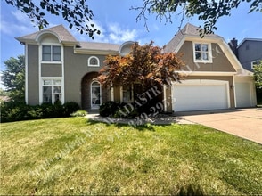 Building Photo - 1317 E Sleepy Hollow Dr