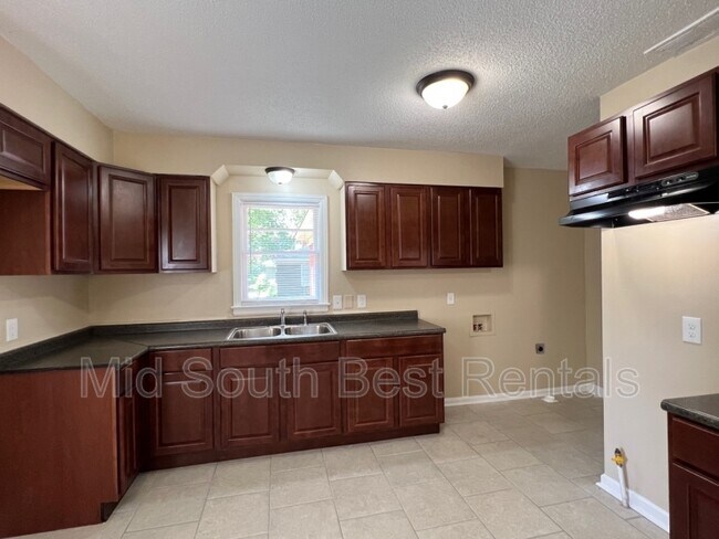 Building Photo - 1673 Frayser Blvd