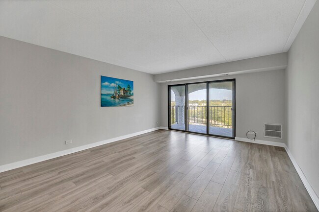 Foto del edificio - 350 Plum Creek Dr