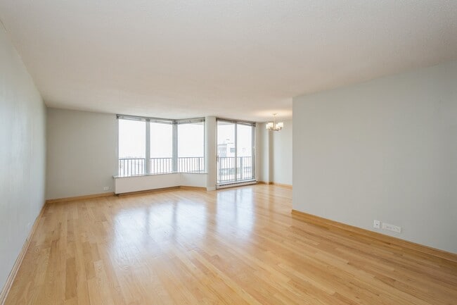 Building Photo - 4170 N Marine Dr
