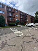 Building Photo - 2422 Harbor View Dr