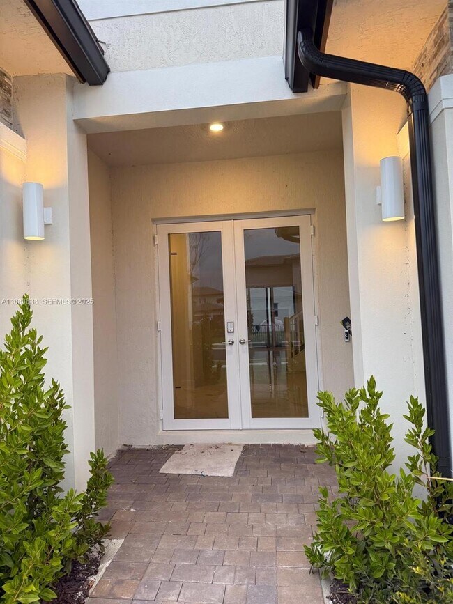 Foto del edificio - 12303 SW 44th St