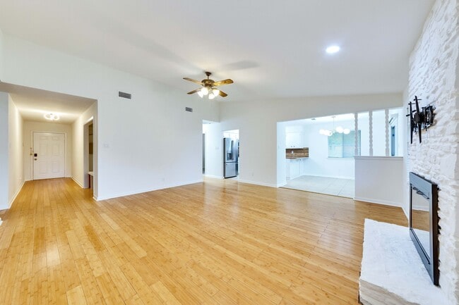Building Photo - 5403 Porsche Ln