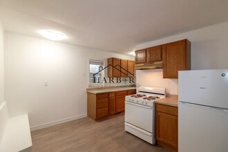 Building Photo - 224 9th Ave NW