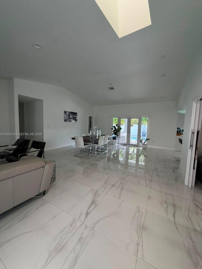 Building Photo - 3121 SW 140th Ave