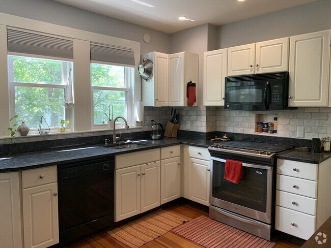 Building Photo - 56 Farragut Ave