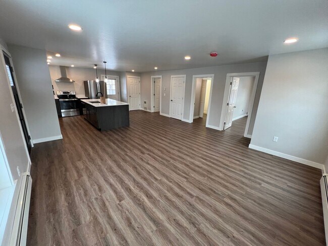 Building Photo - 2 Bed 1 Bath Fully Remodeled Home W/ Detached Garage and Many Amenities