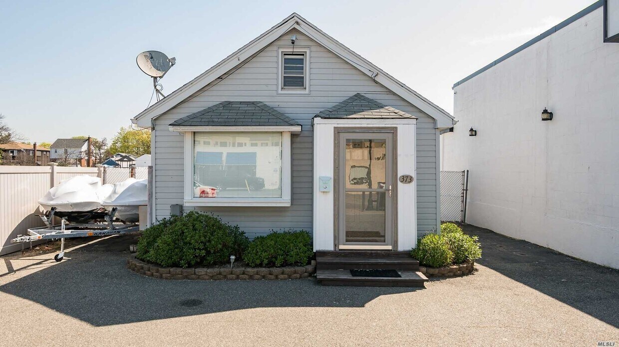 Foto principal - 373 Woodcleft Ave
