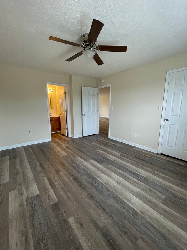 Master bedroom - 1822 Country Meadows Dr