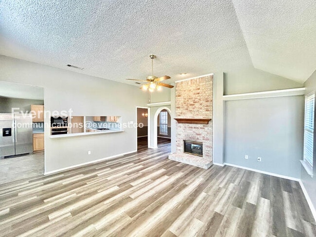 Foto del edificio - 1608 Willow Creek