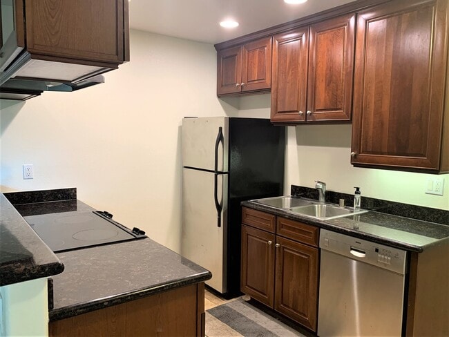 Building Photo - Upgraded Condo Near UCSD!