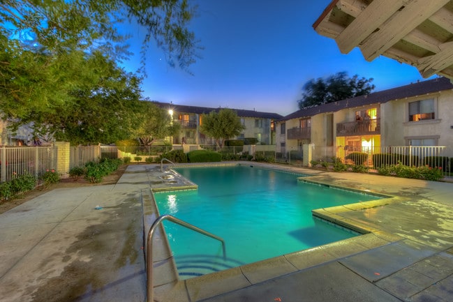 Building Photo - FAIRWAY MANOR