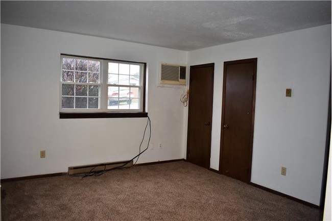 Building Photo - 230 Hallock Ave