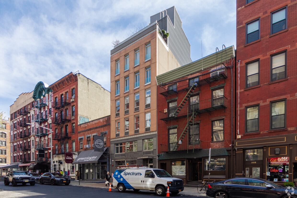 Primary Photo - 381 Broome St