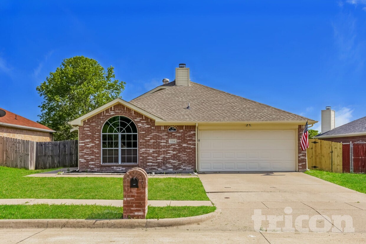 Foto principal - 1214 Crooked Creek Ct
