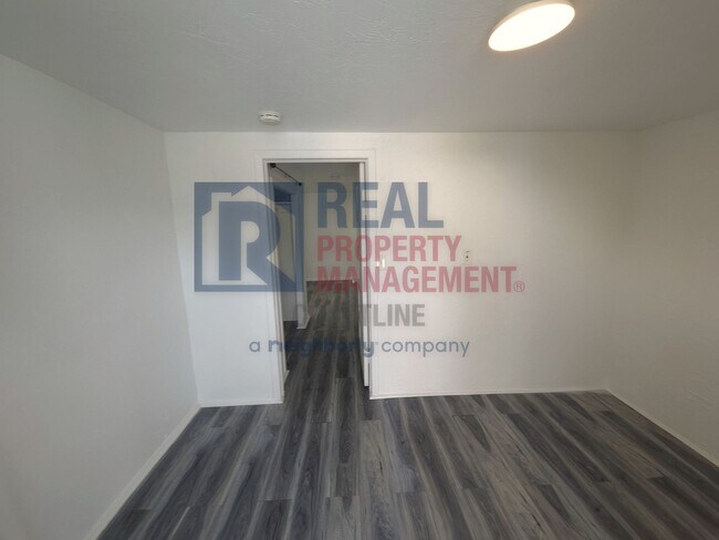 Foto del edificio - 1415 10th St W