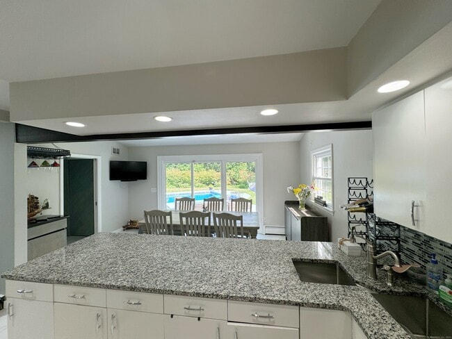Building Photo - 19 Woodchuck Ct