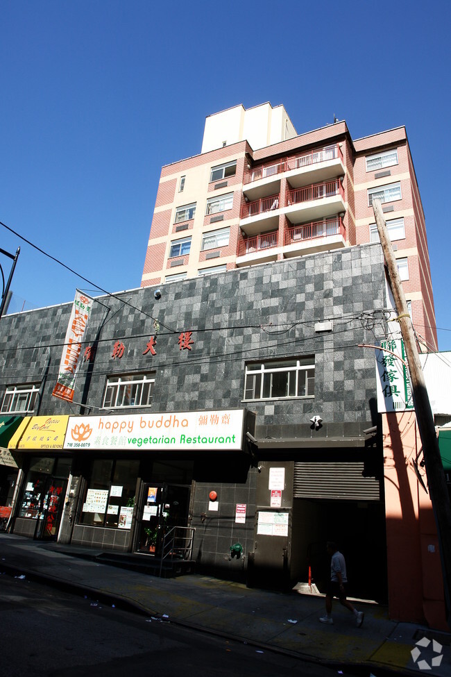 Building Photo - 13537 37th Ave