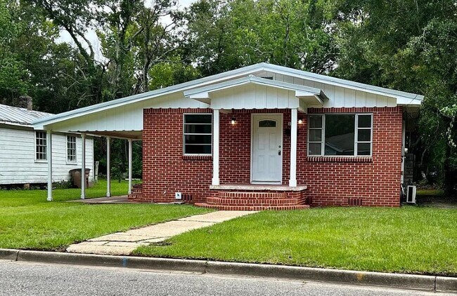 Building Photo - 1559 Colgin St