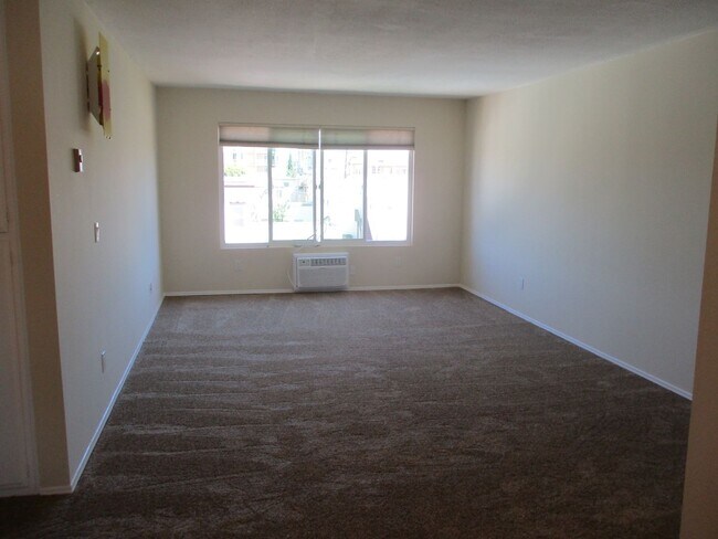 Foto del edificio - Desirable Park Blvd 1 Bdr 1 Ba 3rd Floor Condo in Hillcrest
