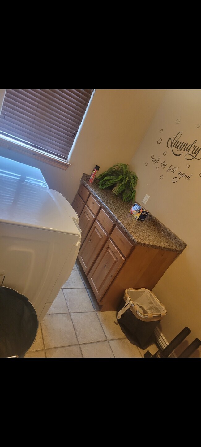 Foto del edificio - 592-2050 2050 W St