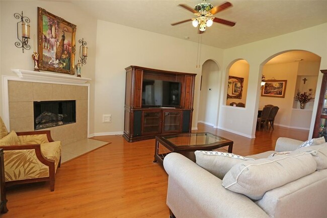 Foto del edificio - 3105 Summer Storm Ln