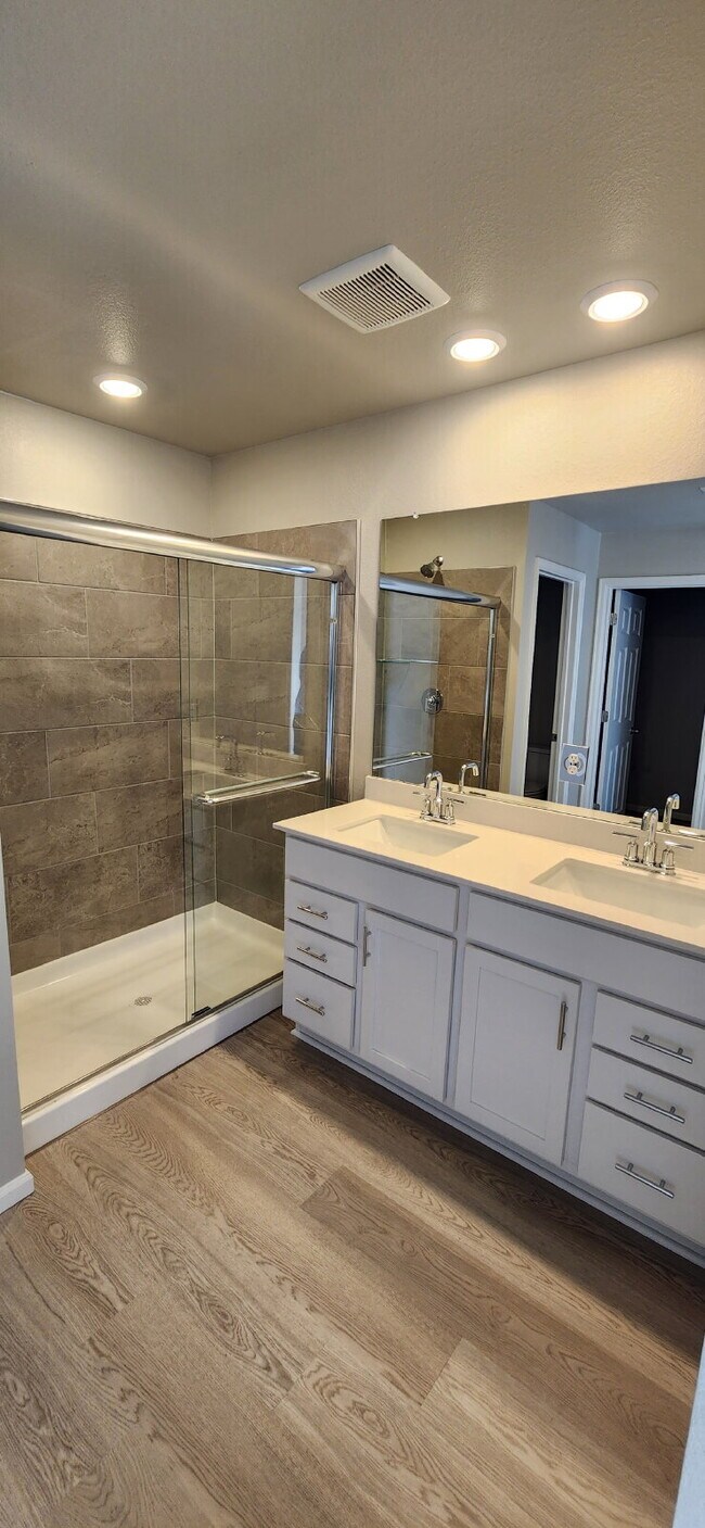 Foto del edificio - "Charming New Construction 3-Bed Sanctuary...
