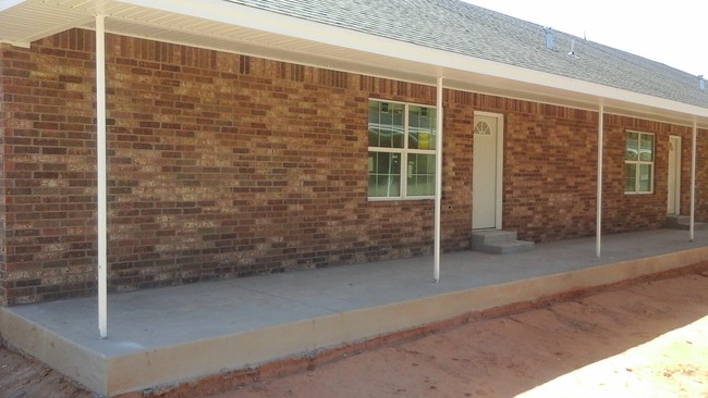 New Construction - 1618 S Ave G Ave