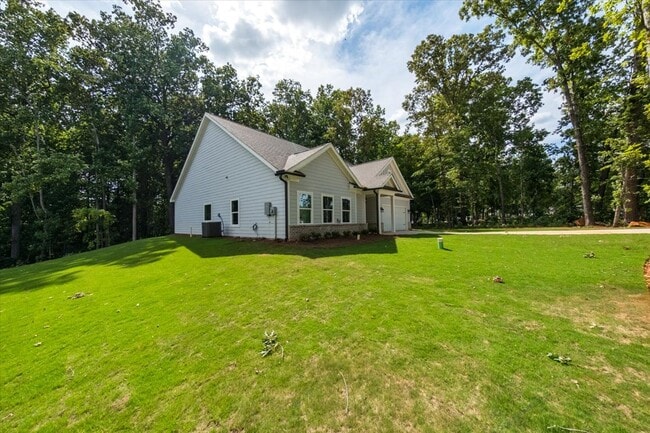 Building Photo - 182 Railroad St